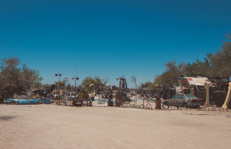 Leben in Slab City in der Wüste Kalifornien und Kunst errichten